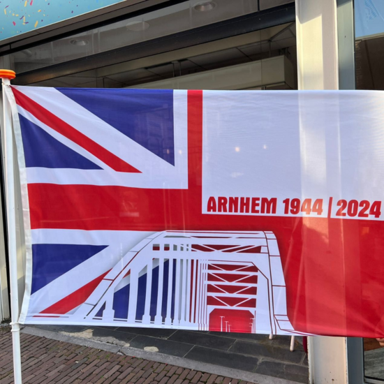 Airborne vlag 80 jaar editie 100 x 150 cm